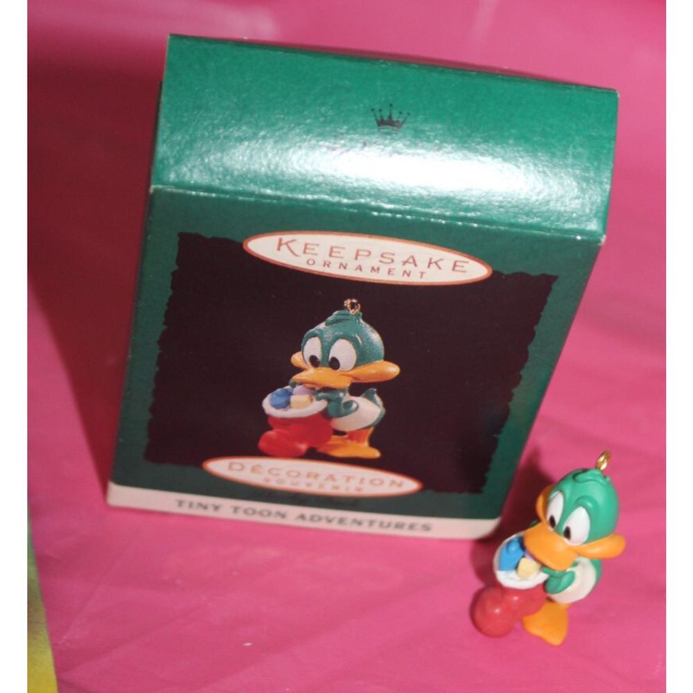 Vintage Hallmark Miniature Tiny Toons Plucky Duck Holiday Ornament 1994 Canada